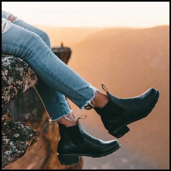 NWT Blundstone Womens 1671 Heeled Leather Boots in Black